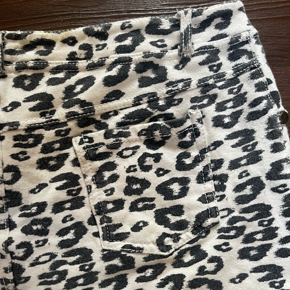 White Like an Angel Cheetah Print shorts - Picture 2 of 4